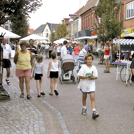 6 Person In Skaerbaek-by Traum *