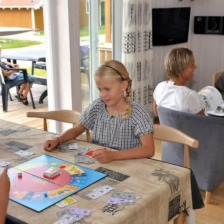 6 Person In Skaerbaek-by Traum *