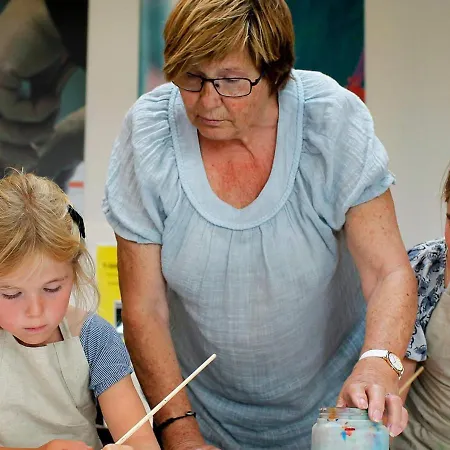 6 Person In Skaerbaek-by Traum