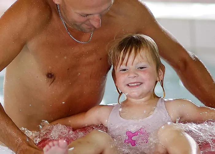 6 Person In Skaerbaek-by Traum