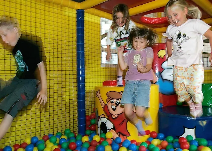 6 Person In Skaerbaek-by Traum *