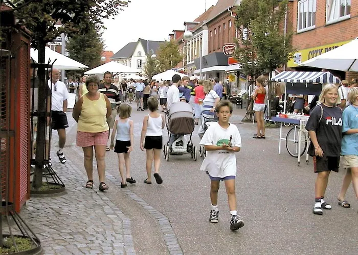 6 Person In Skaerbaek-by Traum *