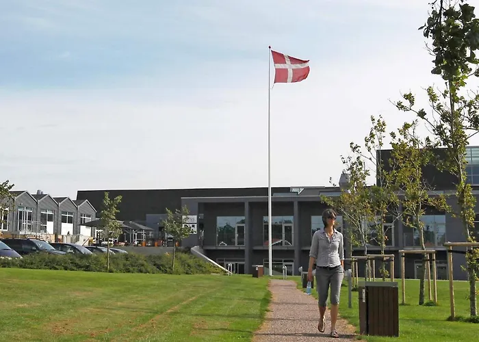 6 Person In Skaerbaek-by Traum